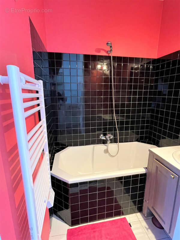 Appartement à LES LILAS