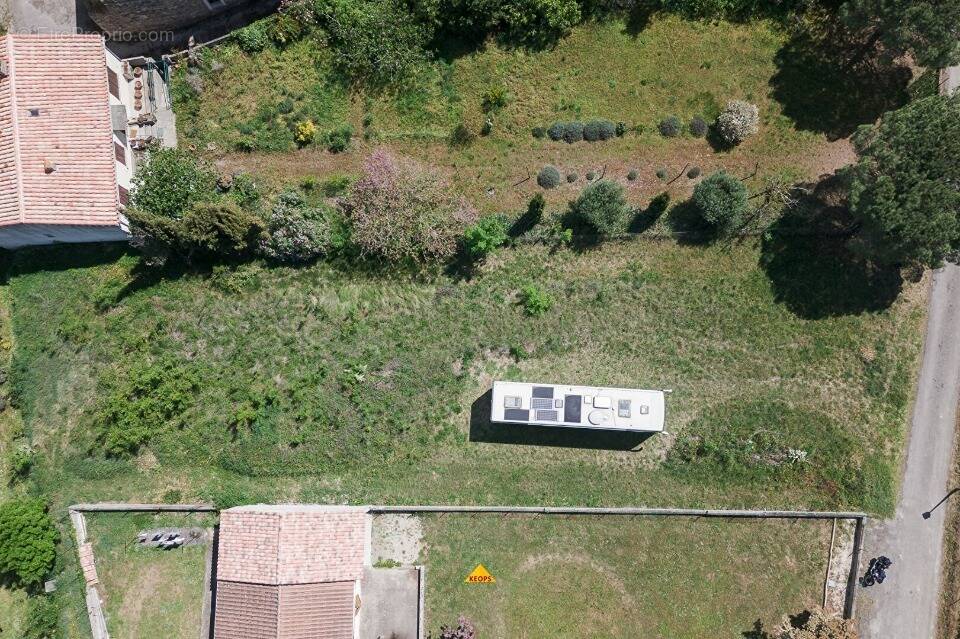 Terrain à SAINT-HILAIRE