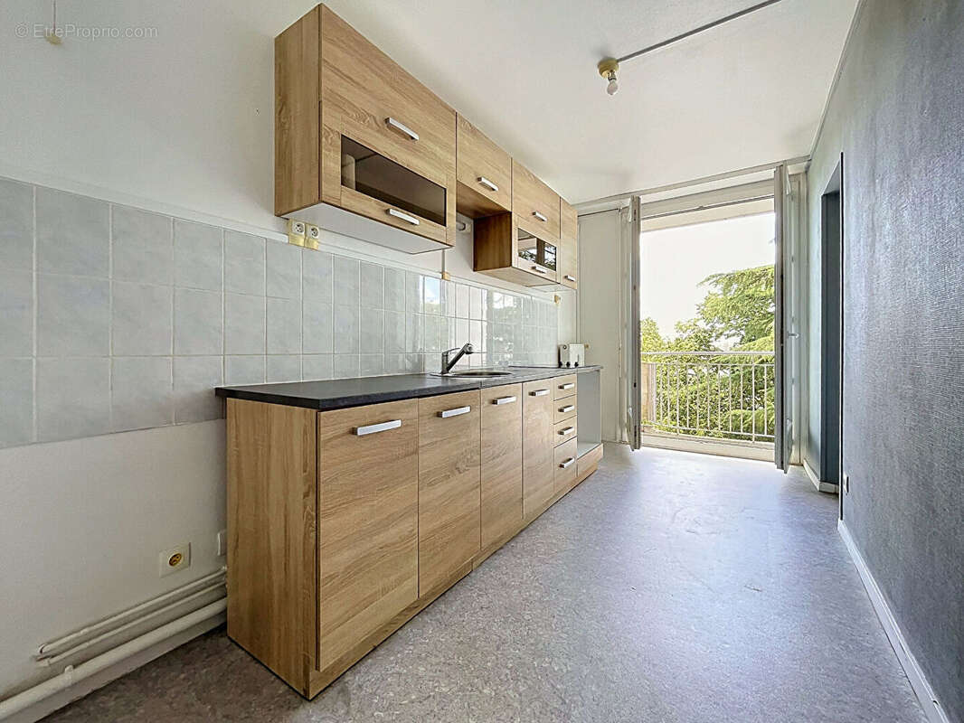 T3 de 74 m²  au dernier étage avec double balcons à Trélazé - photo 9