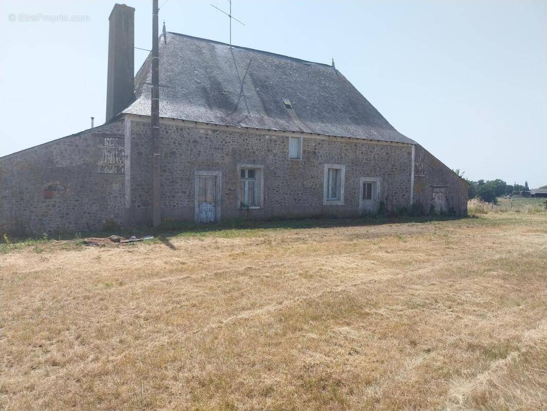 Maison à THORIGNE-EN-CHARNIE