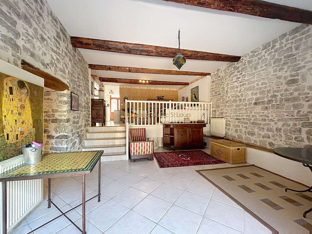 Maison à SAINTE-CROIX-DE-QUINTILLARGUES