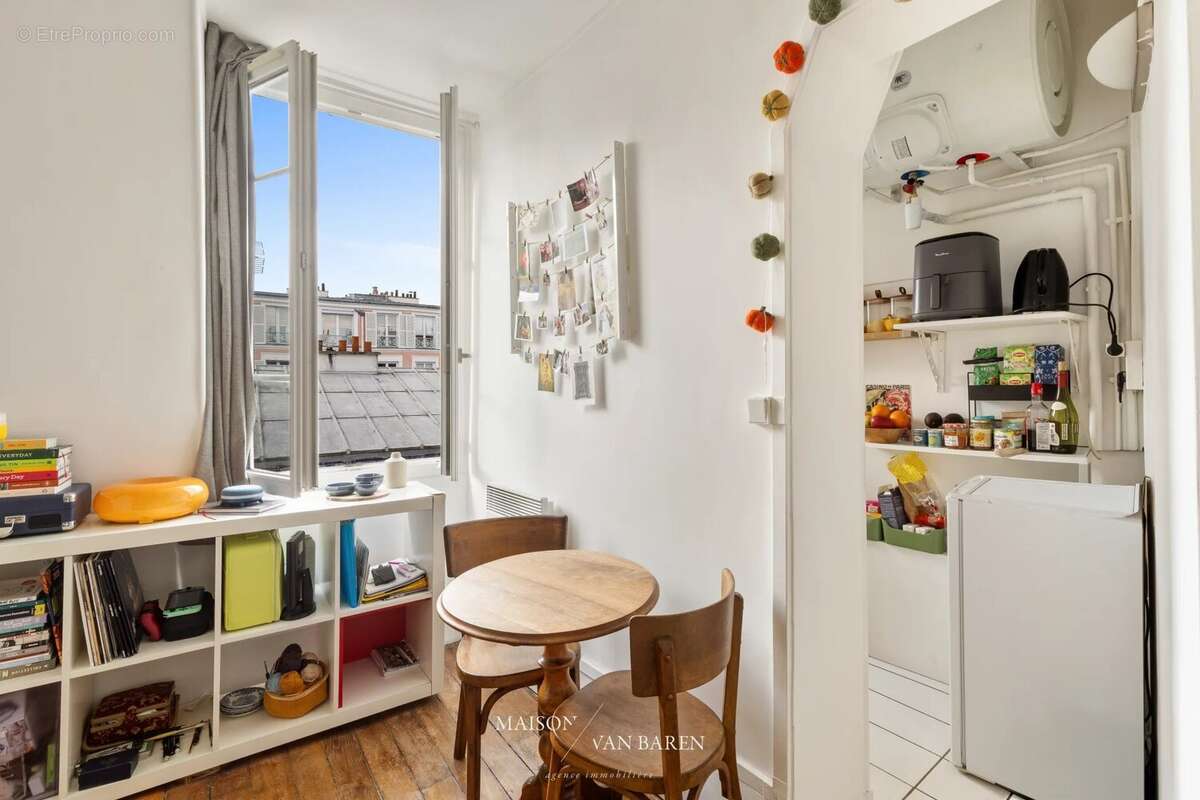 Paris 7e - Bourgogne/ Grenelle - Studio - Etage élevé - calme absolu - photo 4