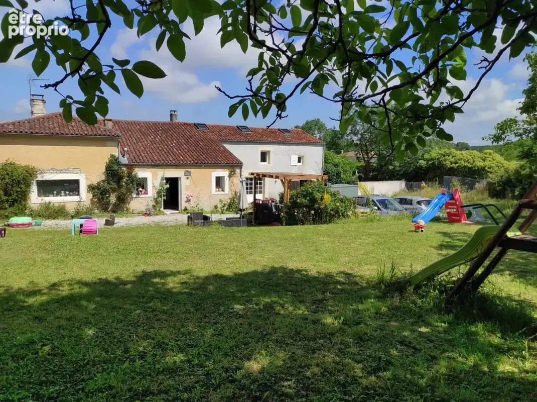 Maison à vendre 8 pièces TONNAY BOUTONNE (17) - photo 2