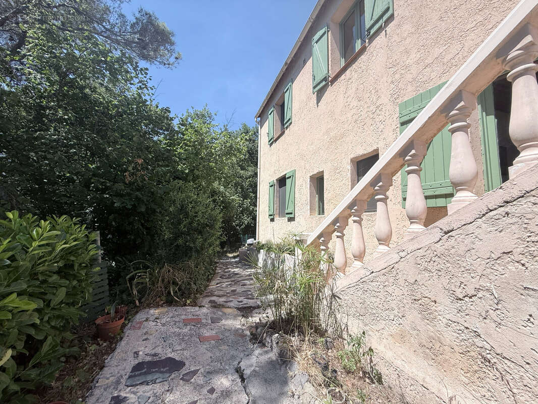 Entre mer et nature, découvrez une villa au charme authentique - photo 27