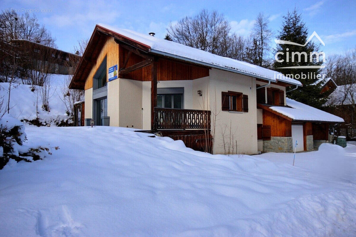 Maison à ARACHES-LA-FRASSE