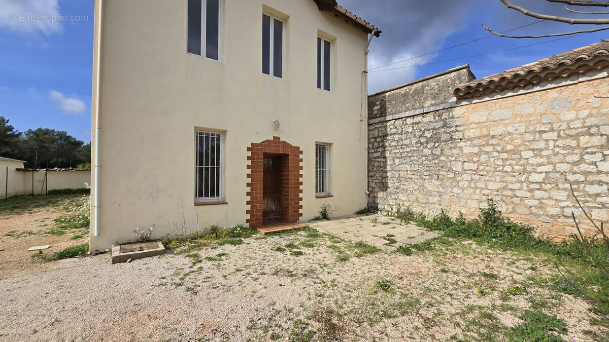 Maison à LE CASTELLET