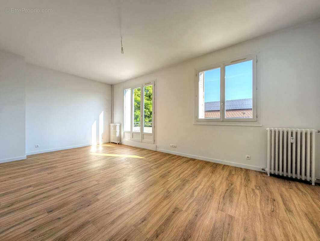 Appartement Suresnes 2 pièces 65,88 m2 - photo 2