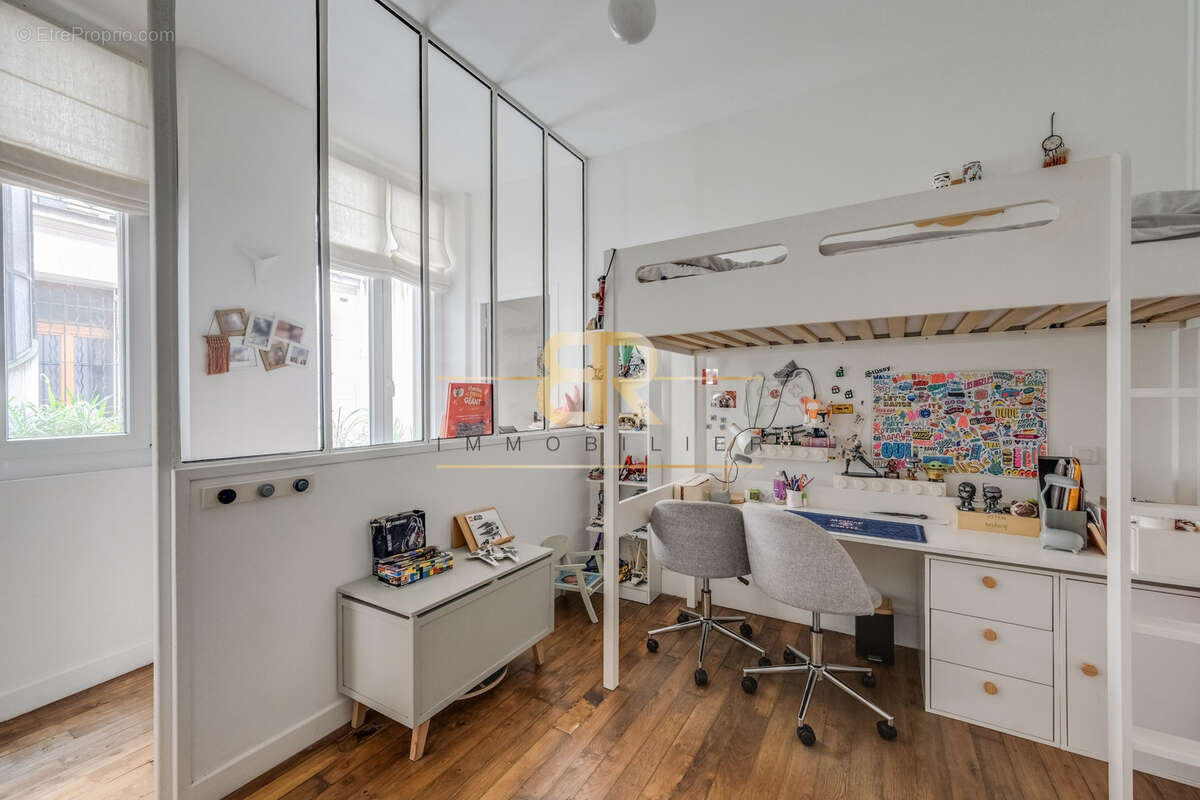 Appartement à PARIS-10E