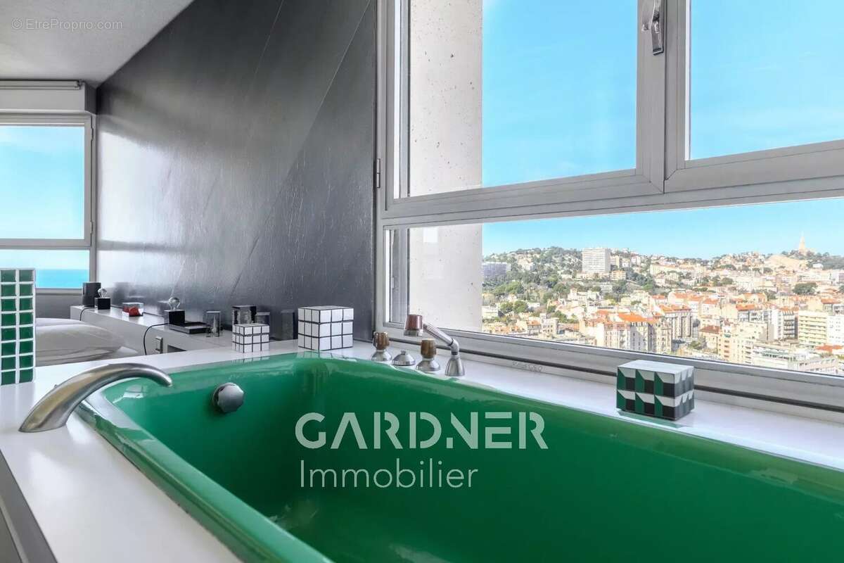 Appartement à MARSEILLE-8E