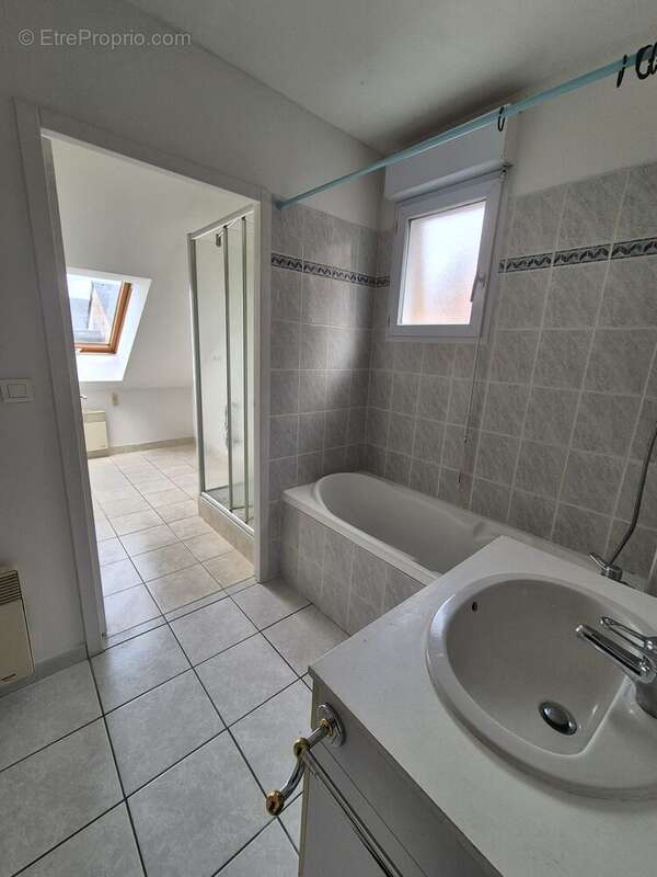 Appartement à ONET-LE-CHATEAU