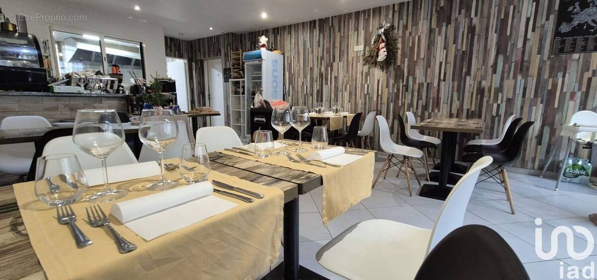 Photo 1 - Commerce à LA MOUILLE