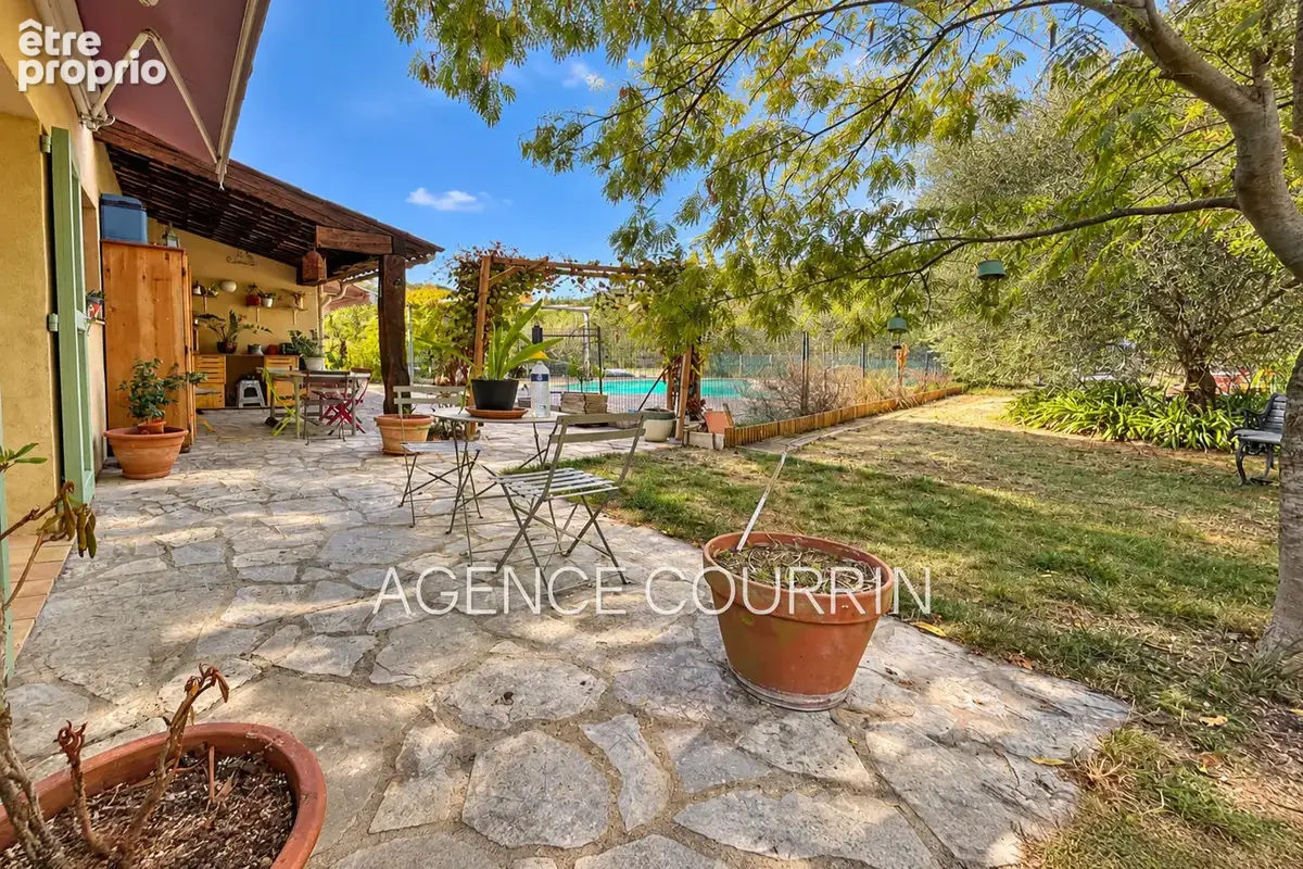 Maison 9 pièces 217 m² à vendre à Le Bar-Sur-Loup (06620) - photo 5