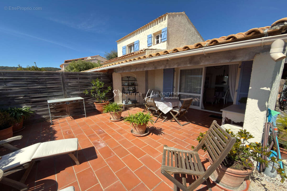 Appartement à LA CROIX-VALMER