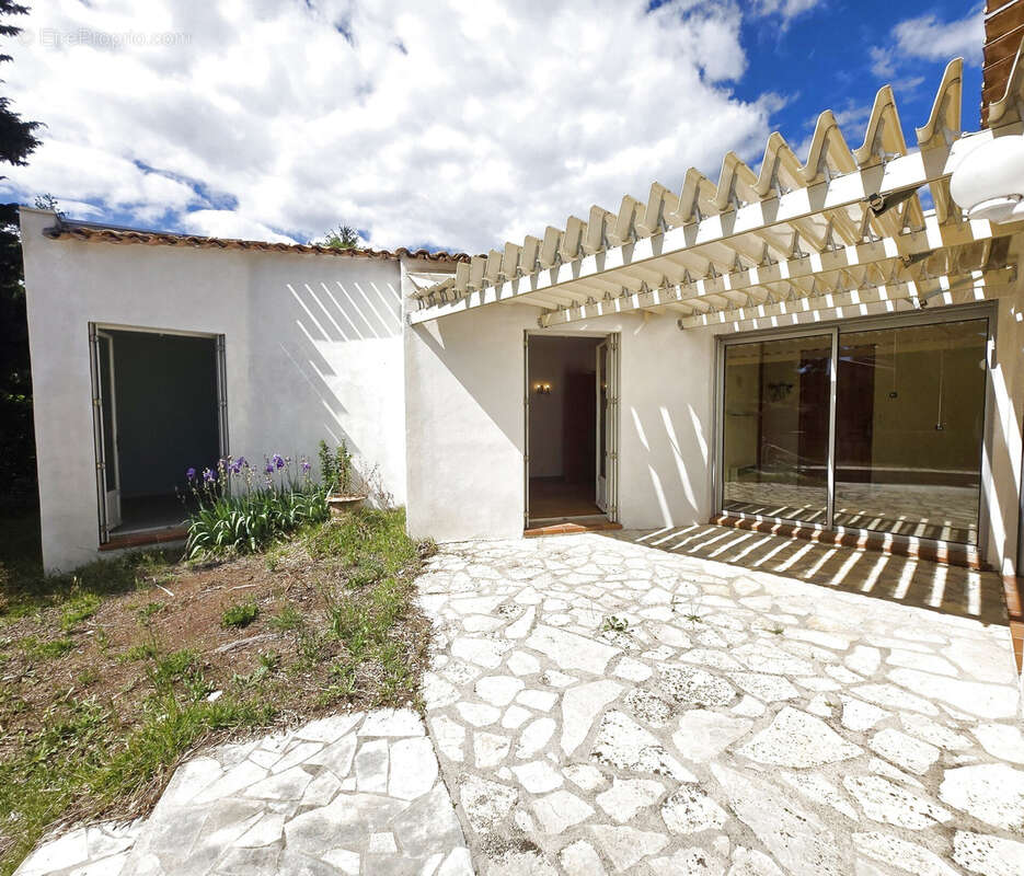 A vendre Villa d'architecte 5 chambres piscine - photo 6