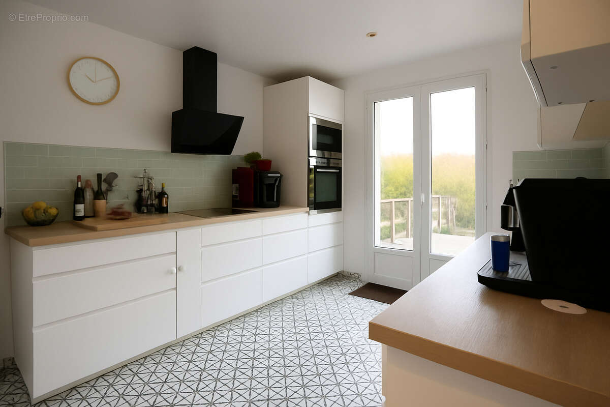 Maison à LA QUEUE-LES-YVELINES