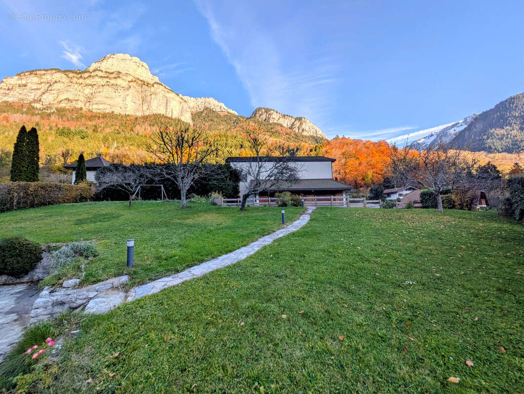 Maison à BONNEVILLE