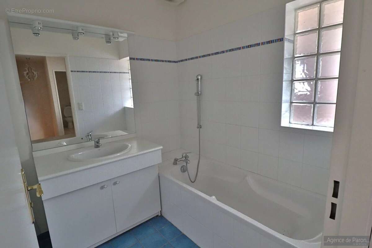 Appartement à VERRIERES-LE-BUISSON