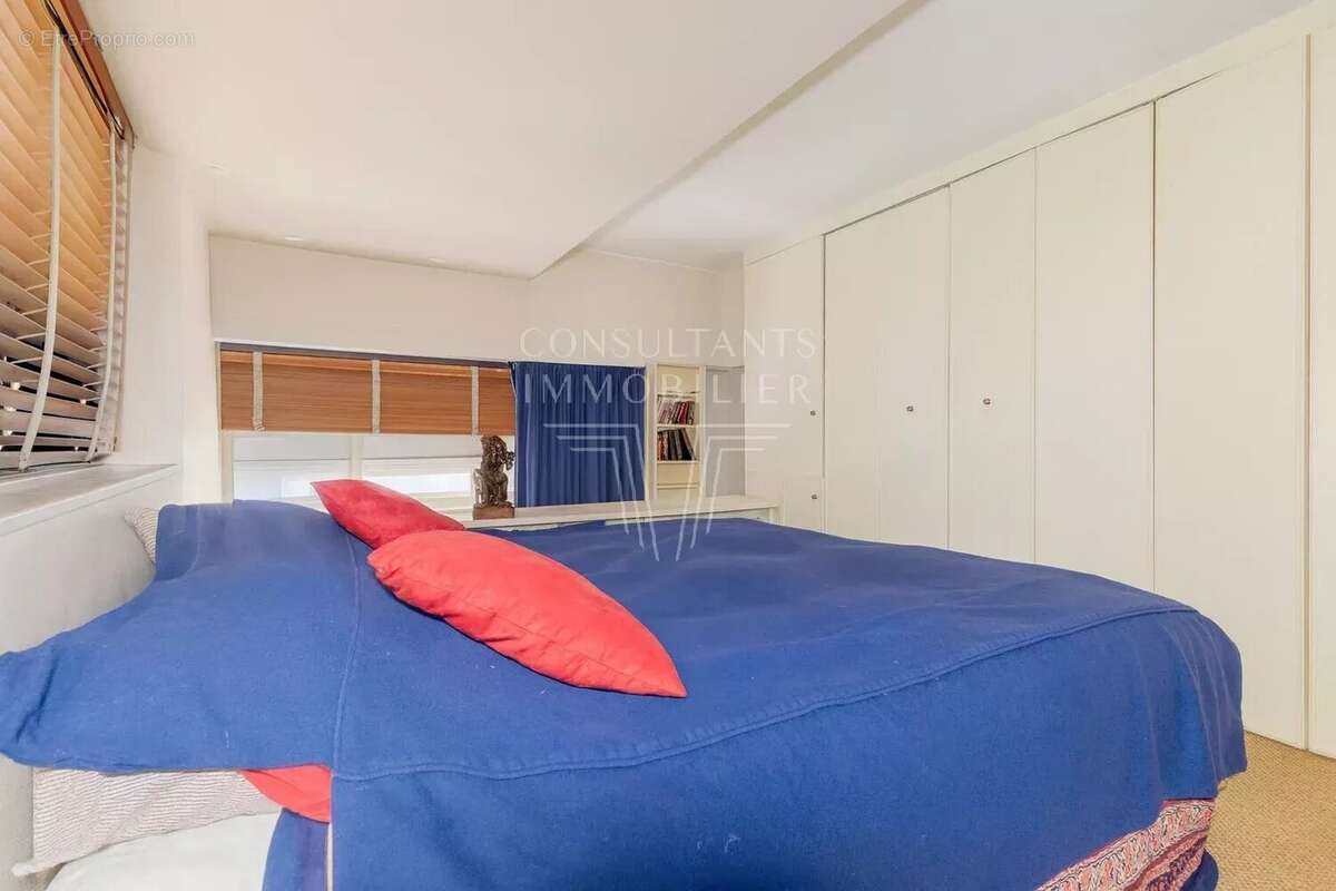 Appartement à PARIS-7E