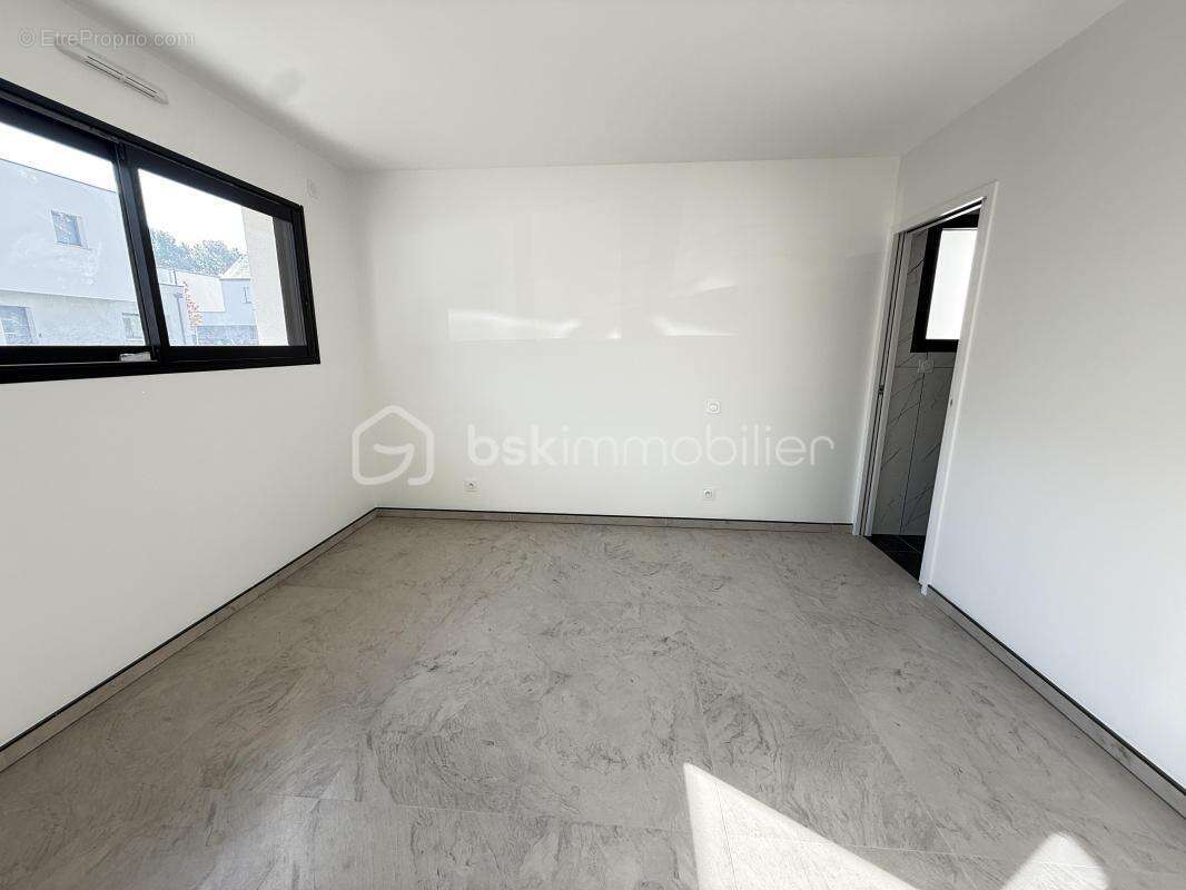 Maison à SAINT-ERBLON