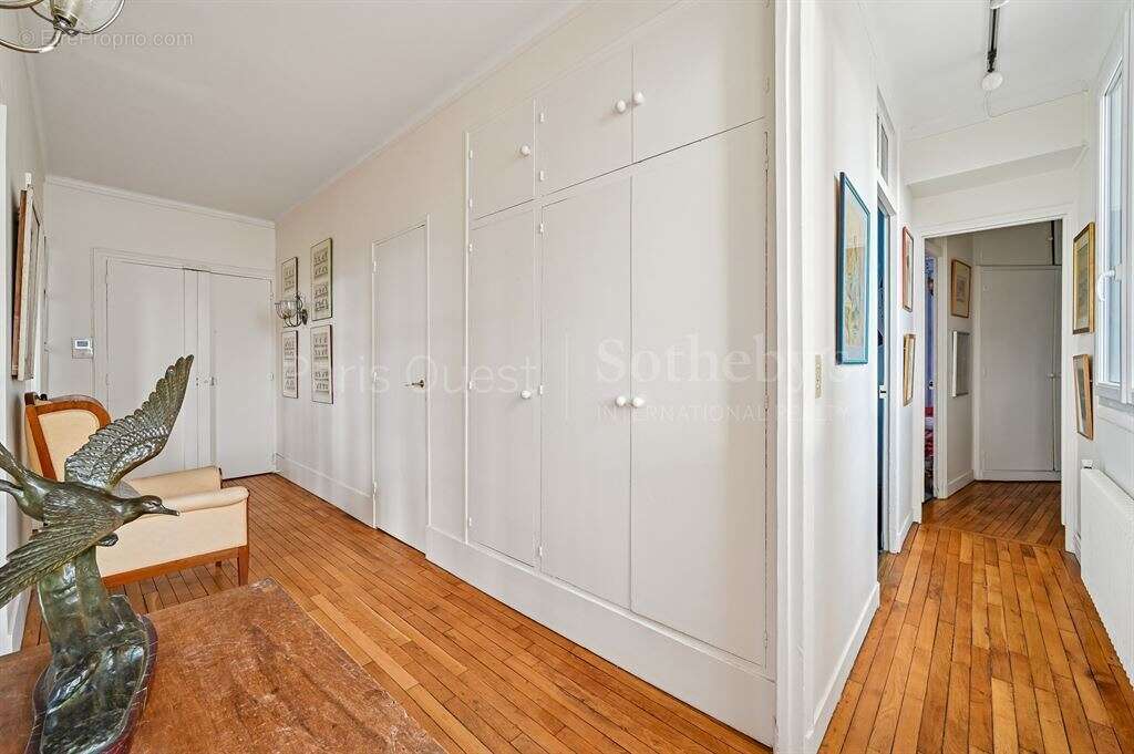 Appartement à PARIS-7E