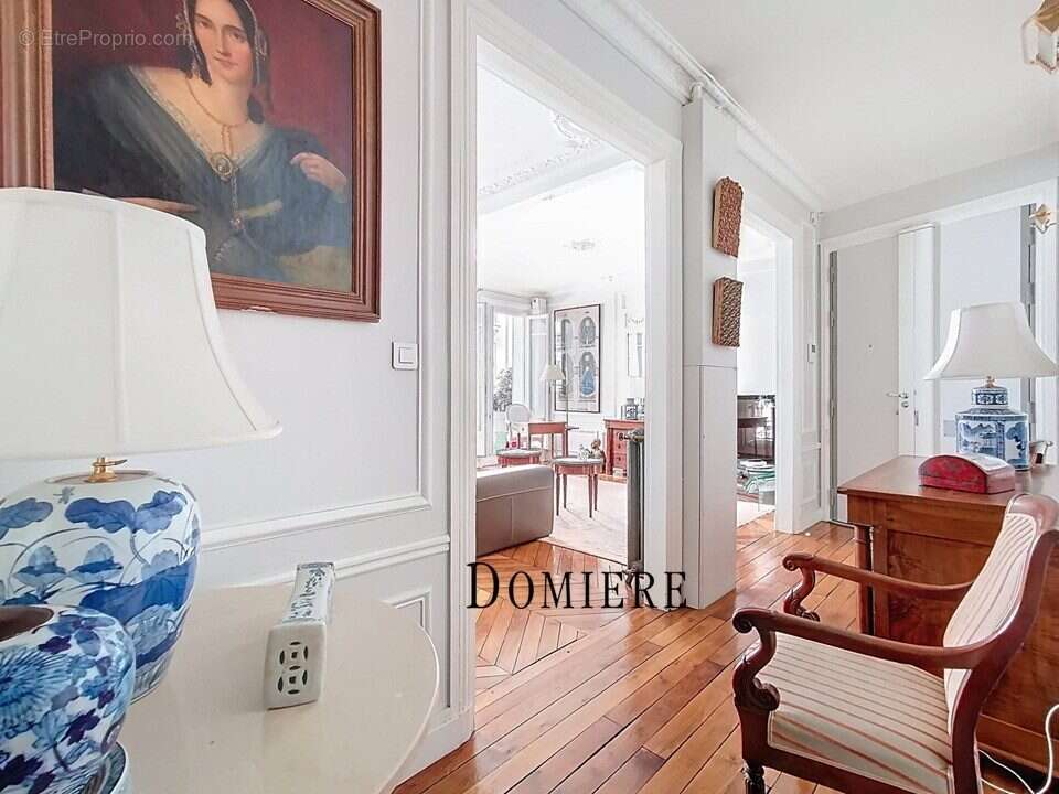 Appartement à PARIS-17E