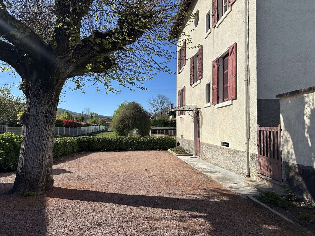 Appartement à REGNIE-DURETTE