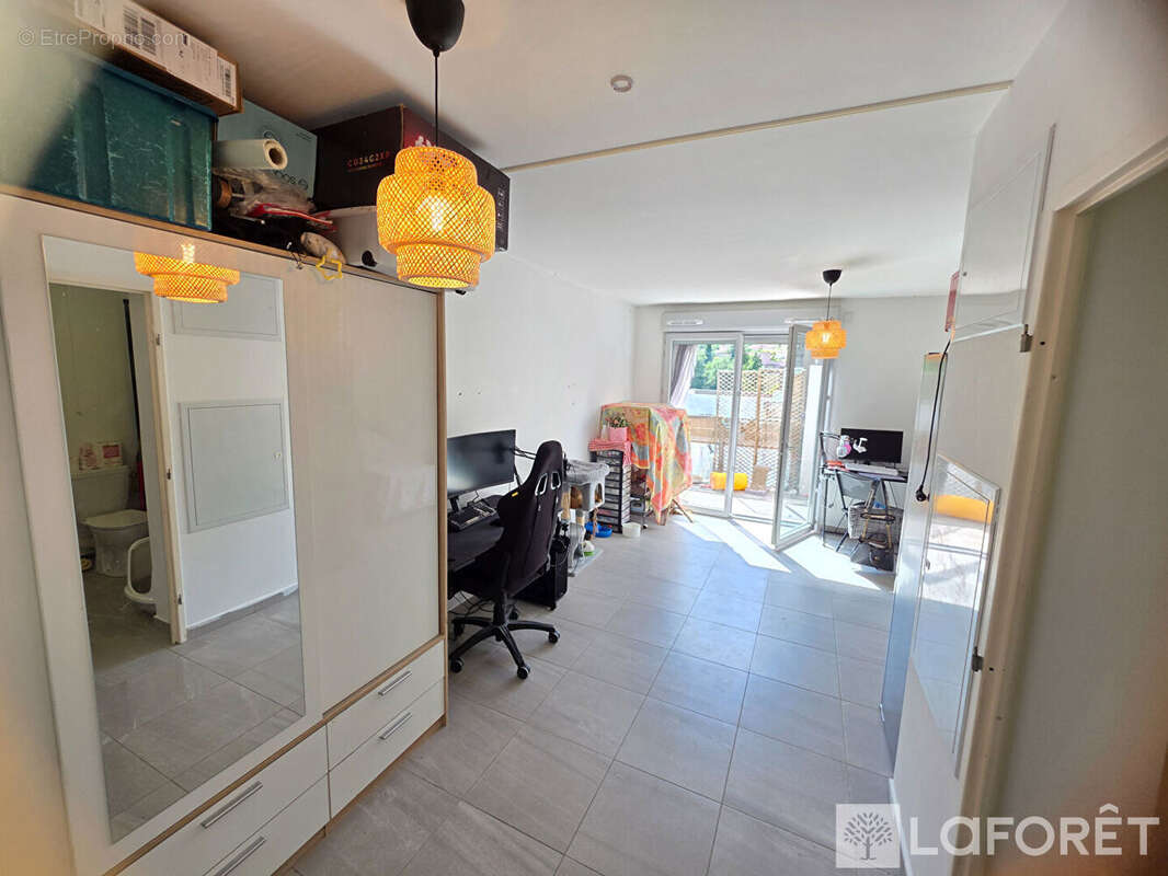Appartement Carros les plans  studio 27 m2 + Balcon+ stationnement - photo 2