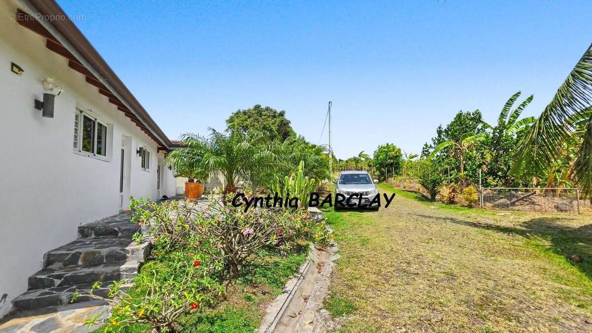 Maison 305 m² à Ducos  - photo 4