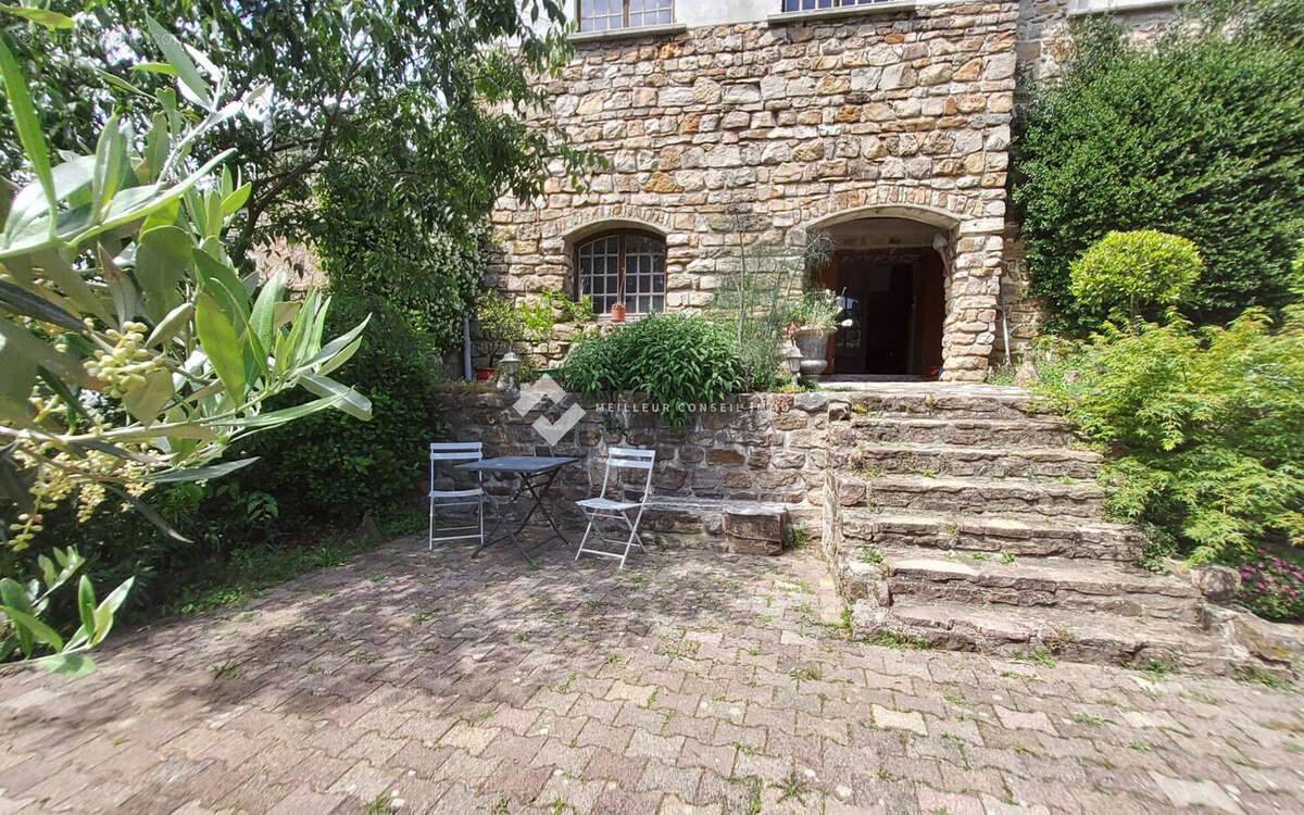 Maison 278 m² à Saint-Florent-Sur-Auzonnet  - photo 2
