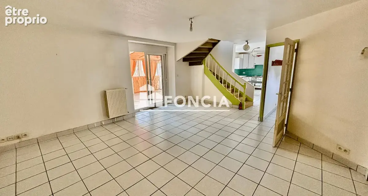 Maison T6 avec jardin et grand garage - photo 2