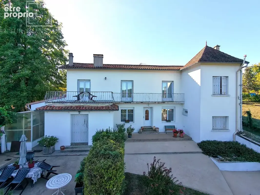 Maison à SAINT-PARDOUX-LA-RIVIERE