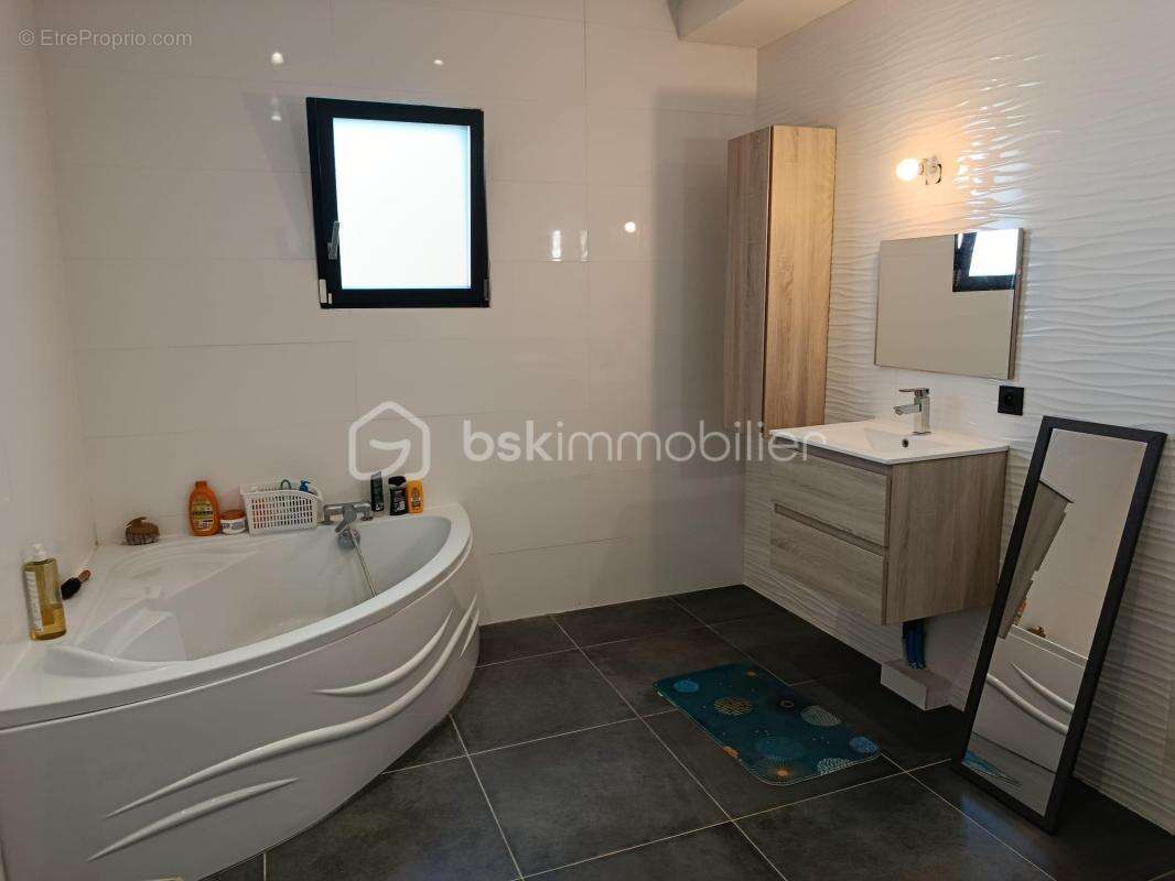 Maison à ROMANS-SUR-ISERE