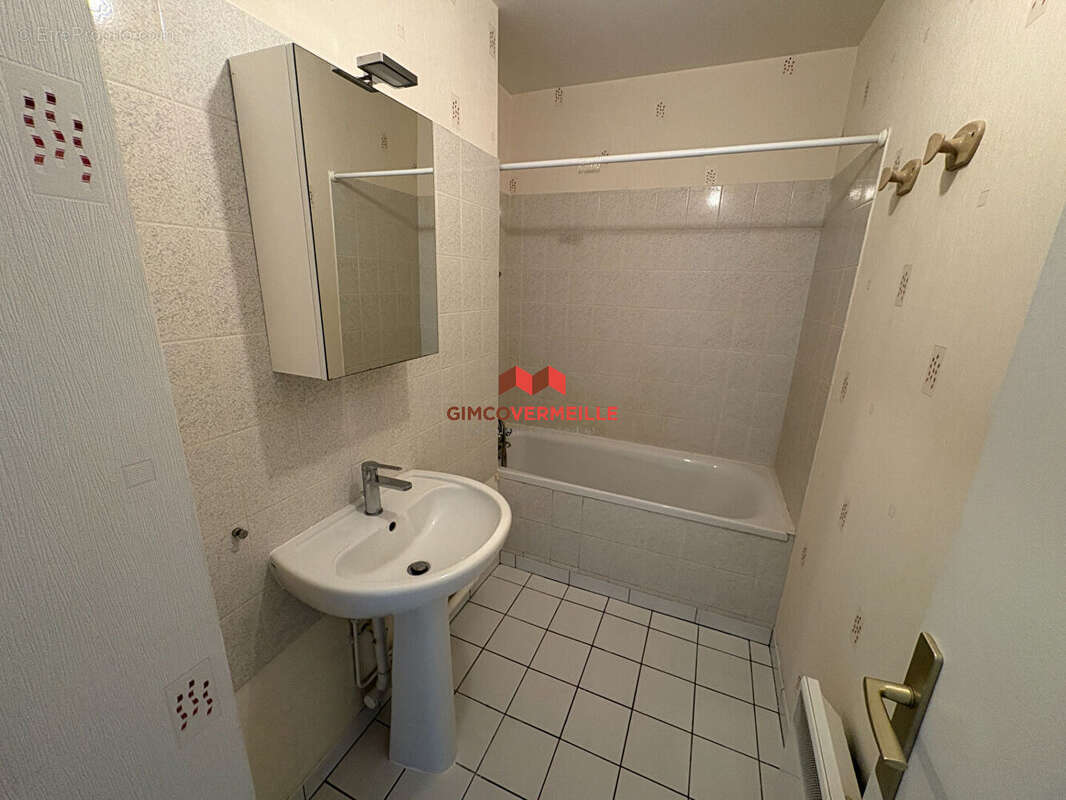Appartement à VOISINS-LE-BRETONNEUX