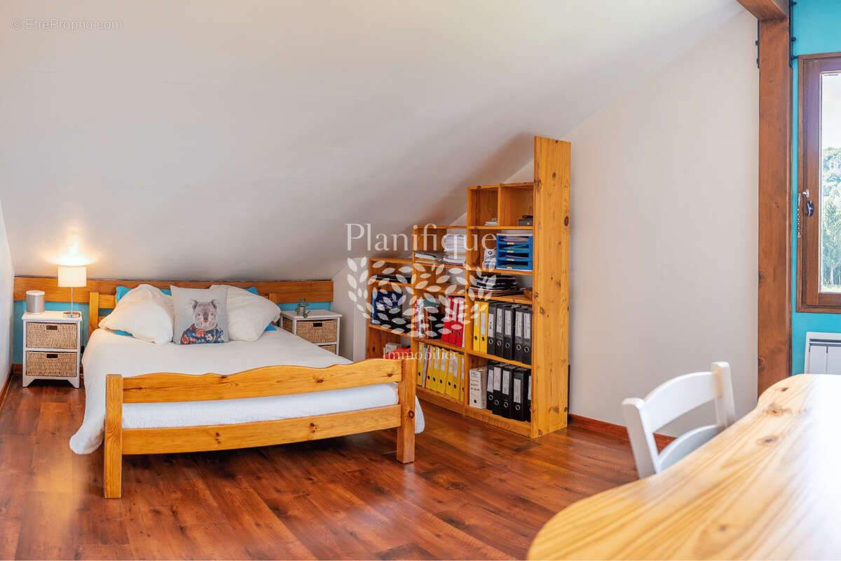 Maison familiale 138 m2 habitables et 223 m2 utiles, terrain de 1500 m2 - Allonzier-la-Caille - photo 15