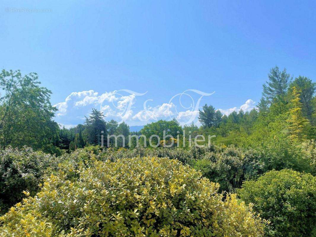 Maison à SAINT-SATURNIN-LES-APT