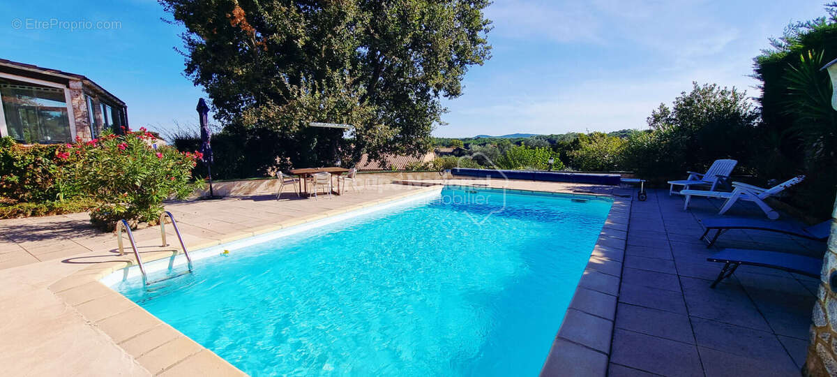 Villa de 238m² avec vue et  2 logements indépendants - photo 3