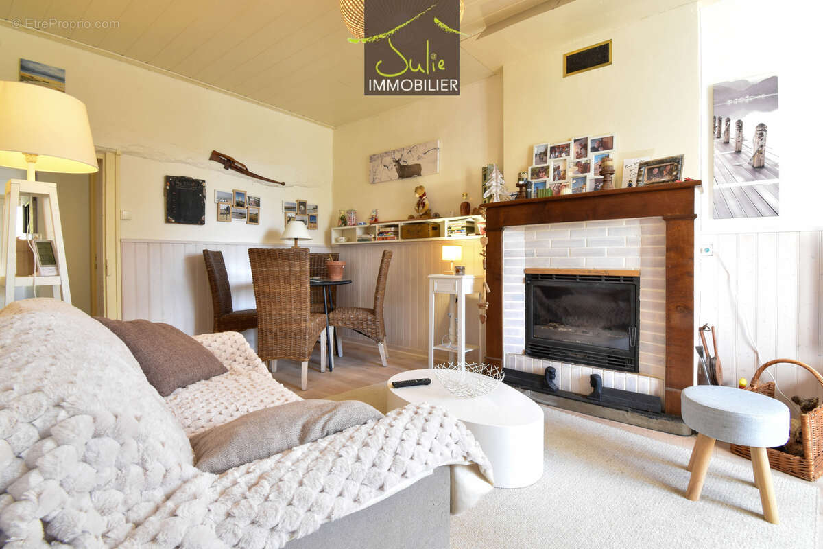 Maison à MONCOUTANT