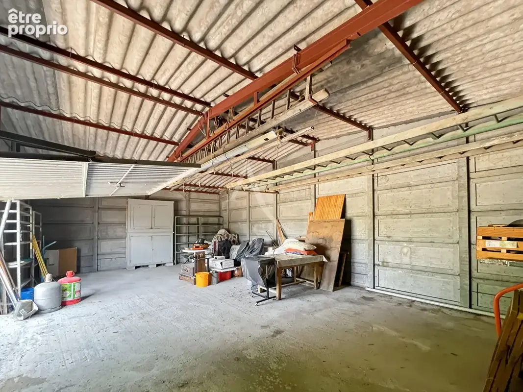 Maison en pierre avec dépendances ! 4 chambres - 7 334 m2 de terrain - photo 17