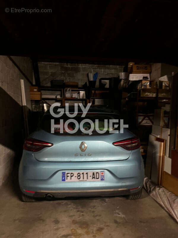 Parking à PARIS-12E