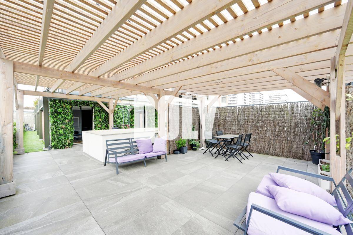 Appartement à PARIS-19E