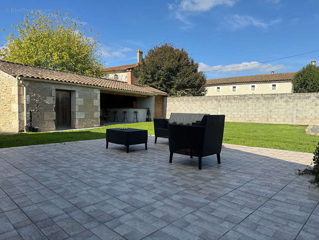 Maison à SAINT-CIERS-SUR-GIRONDE