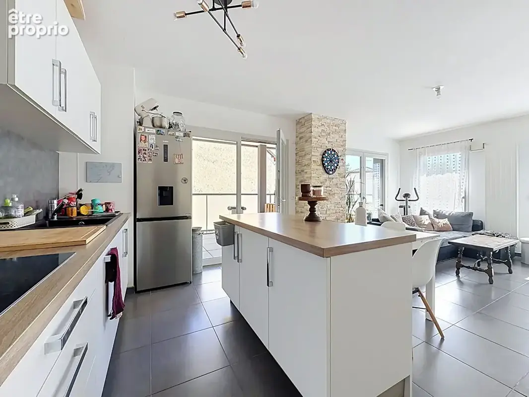 Bel Appartement  T3, 73m2 +  grand balcon + garage double - photo 4