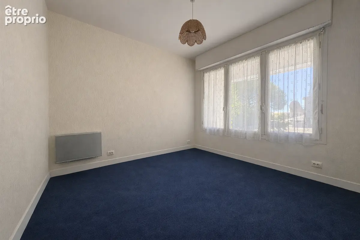 Royan Appartement à rafraîchir, dernier étage avec balcon et pièce annexe - photo 5