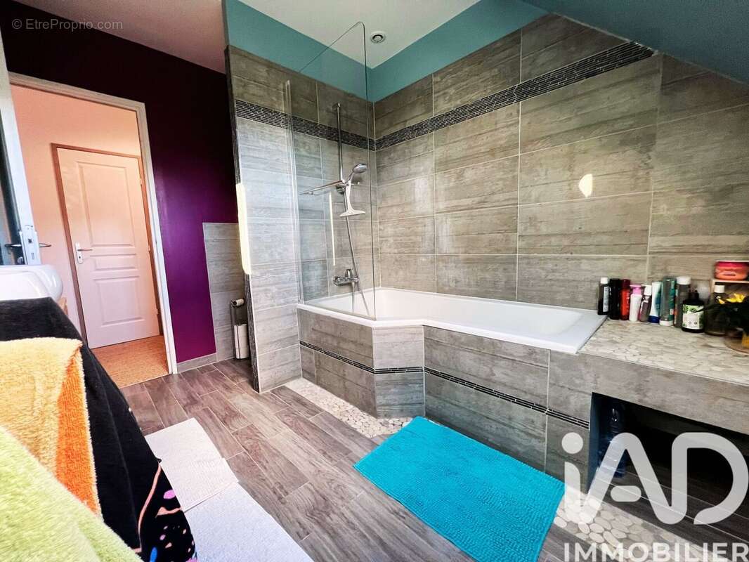 Photo 4 - Maison à SAINT-LEGER-DU-BOURG-DENIS