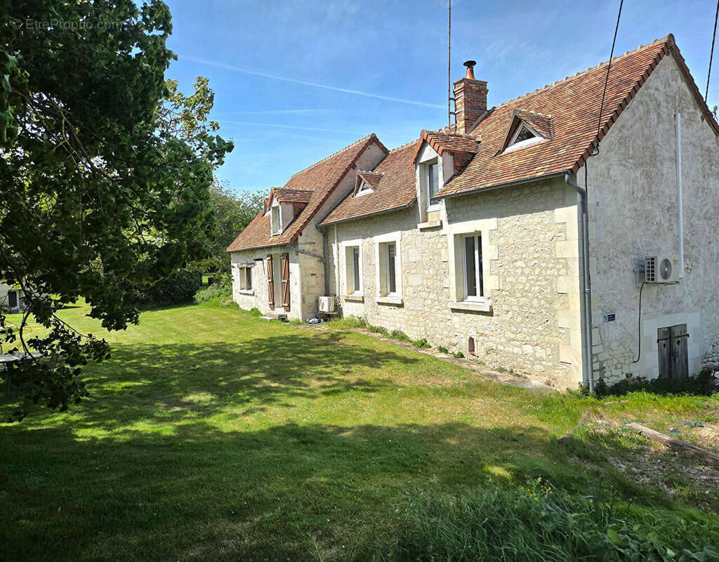 Maison à LUCAY-LE-MALE