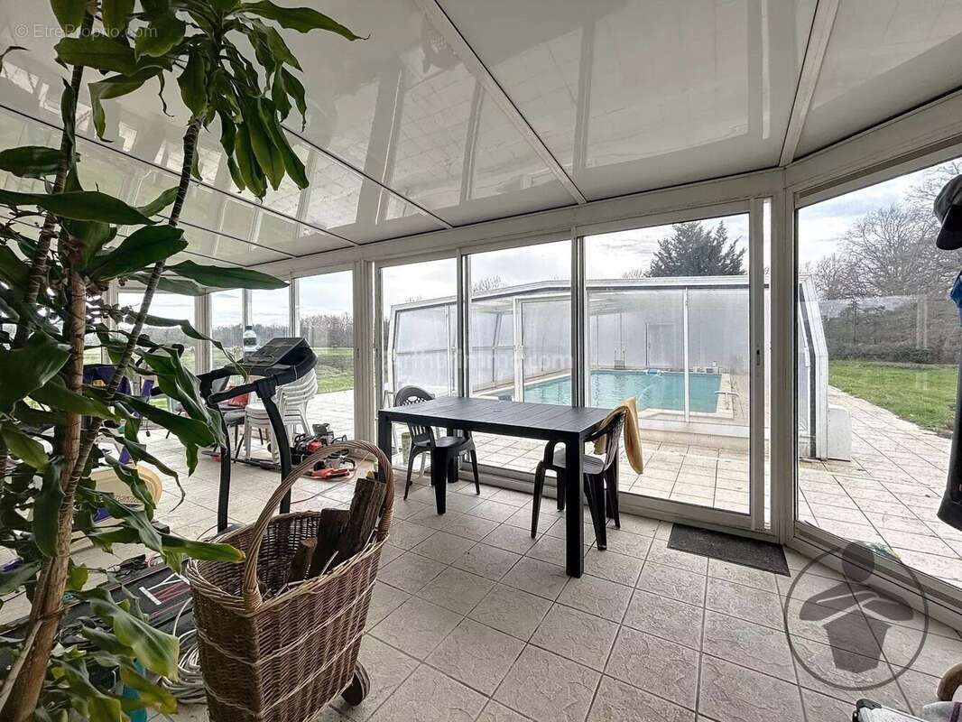 Maison à SAINT-CHRISTOLY-DE-BLAYE