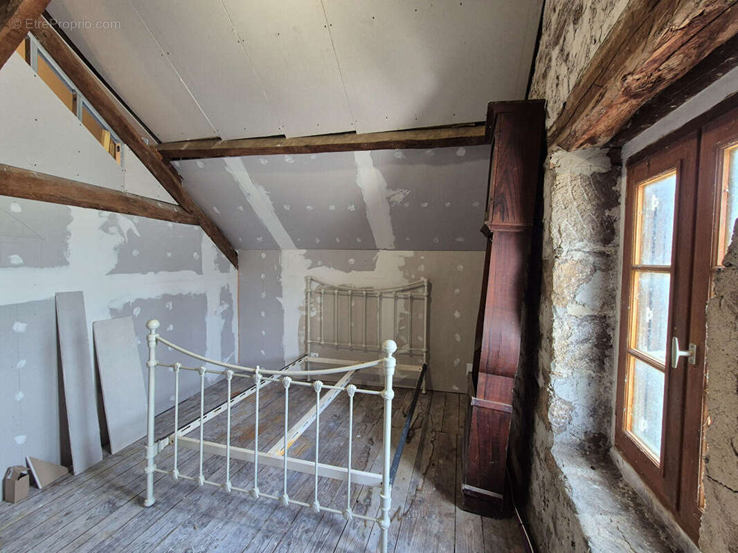 Maison à LE LONZAC
