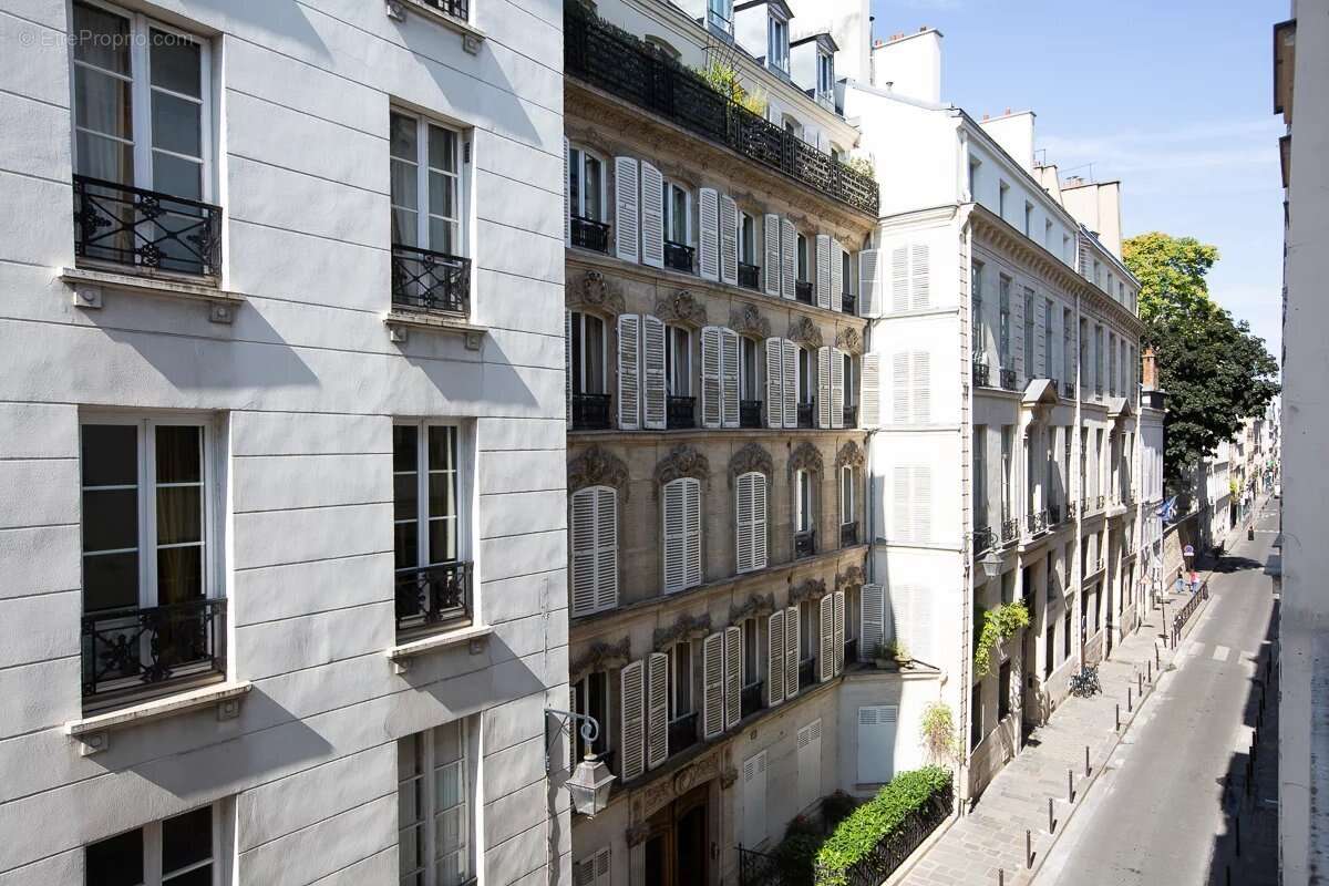Appartement à PARIS-7E