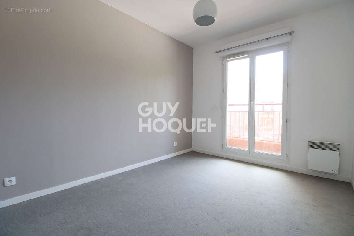 Appartement à COUBERT