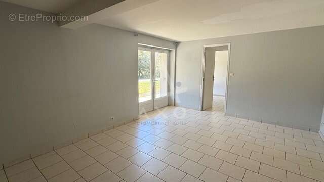 Maison à PUYMOYEN